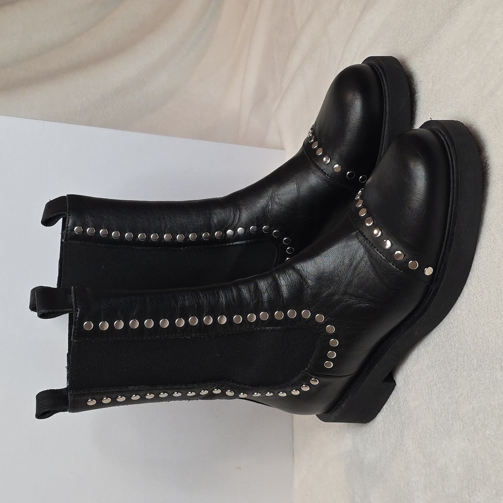 SAINT + SOFIA Black Leather Silver Studded Chelsea Boots Size 38 (US 7) LIKE NEW - Picture 2 of 7
